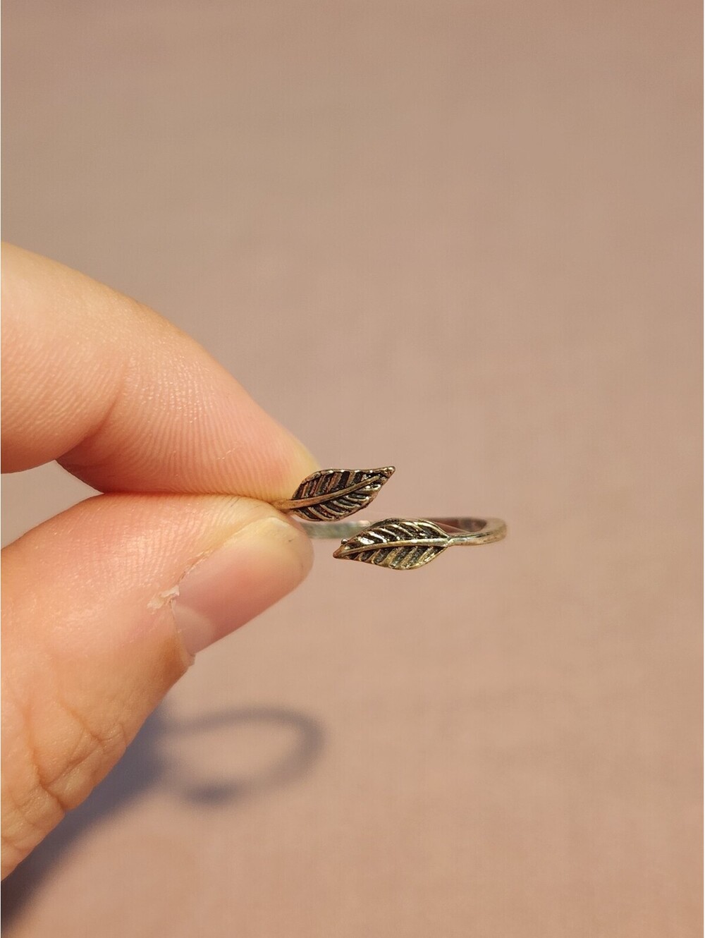 Adjustable Leaf Design Silver Tone Ring